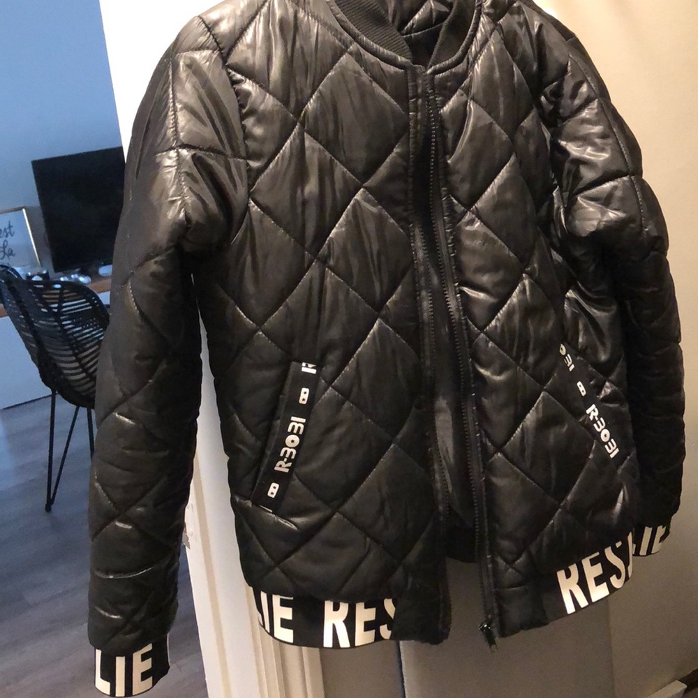 Black balenciaga like puffer jacket as new